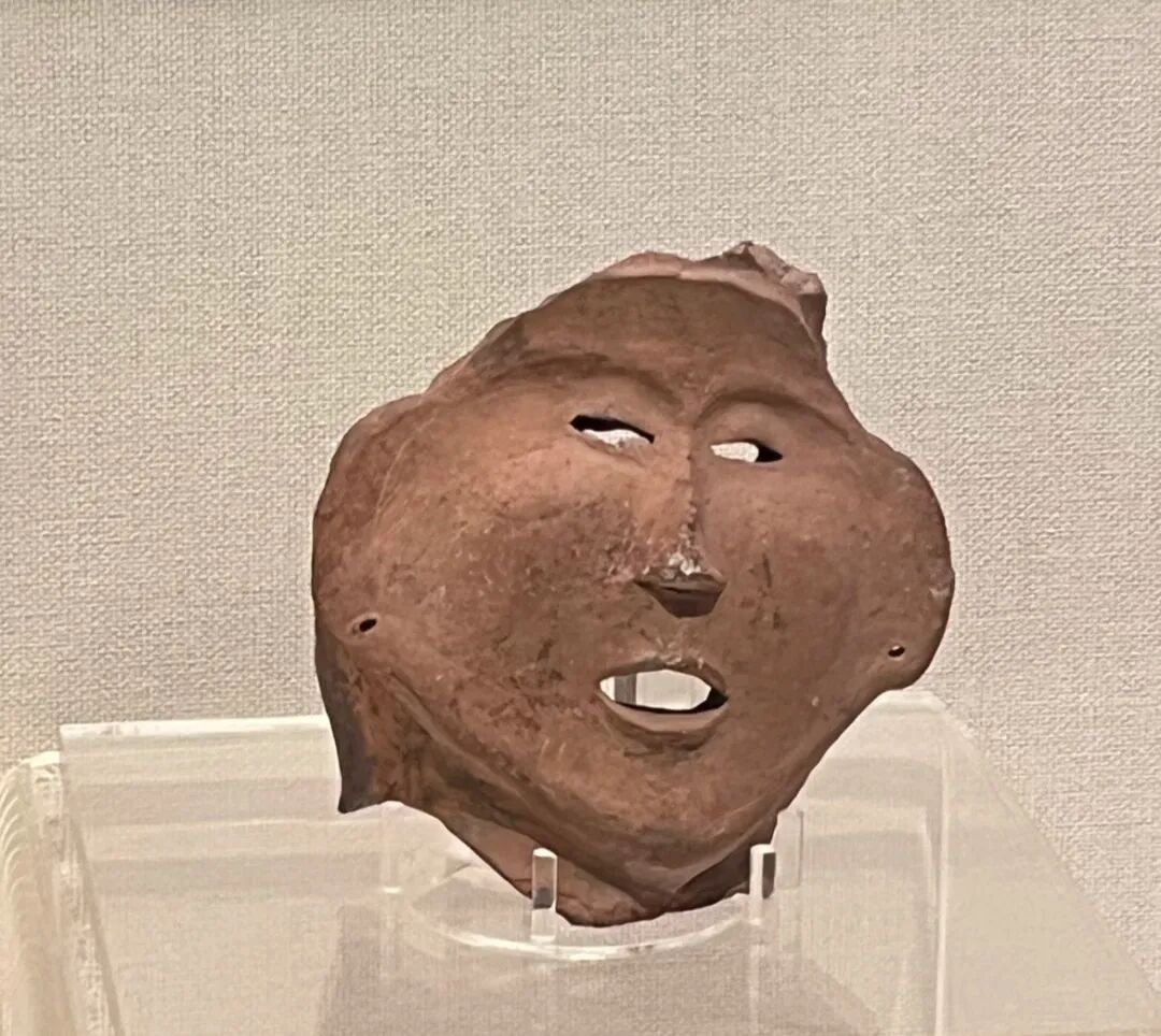 那当然是表情包啦!对方说话看不明白或者过于离谱直接