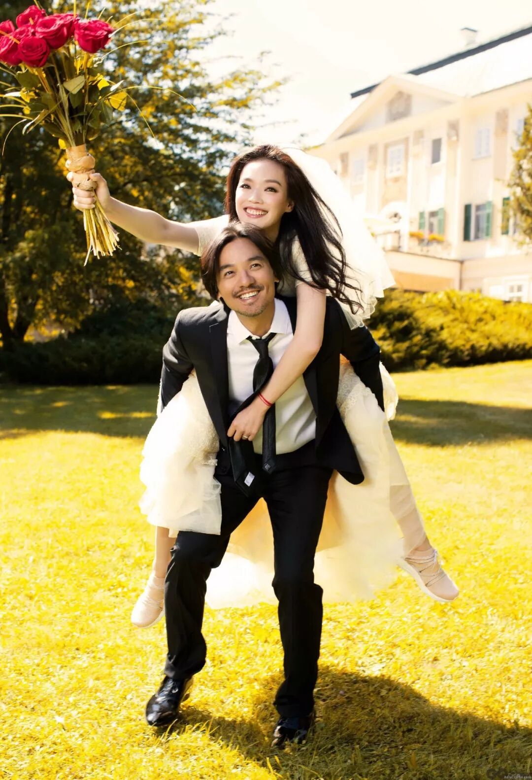 中性色的"婚嫁风","睡衣风"席卷时尚圈,这样的白色才是经久不衰的流行