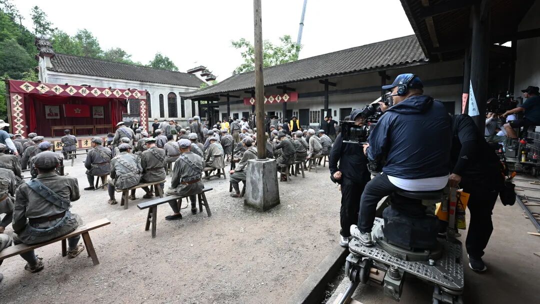 《伟大的长征》剧组拍摄现场