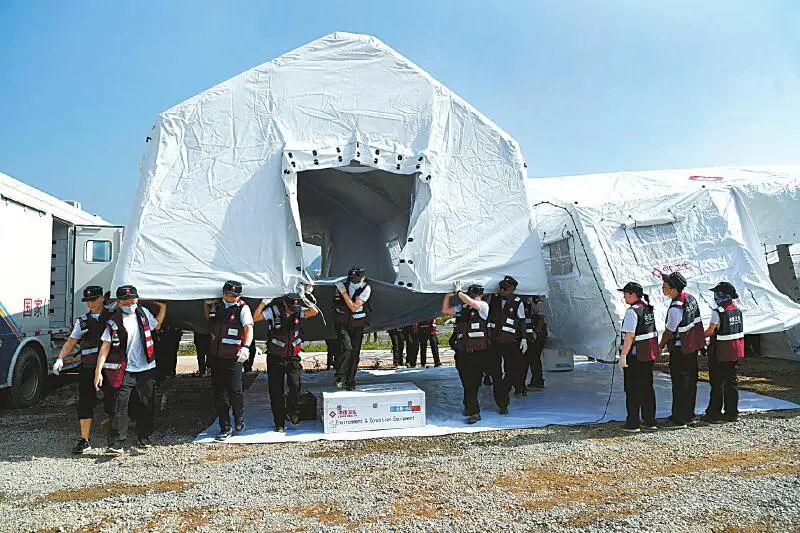 面对熊熊火焰和复杂环境 机器人和无人机组队展身手的图4