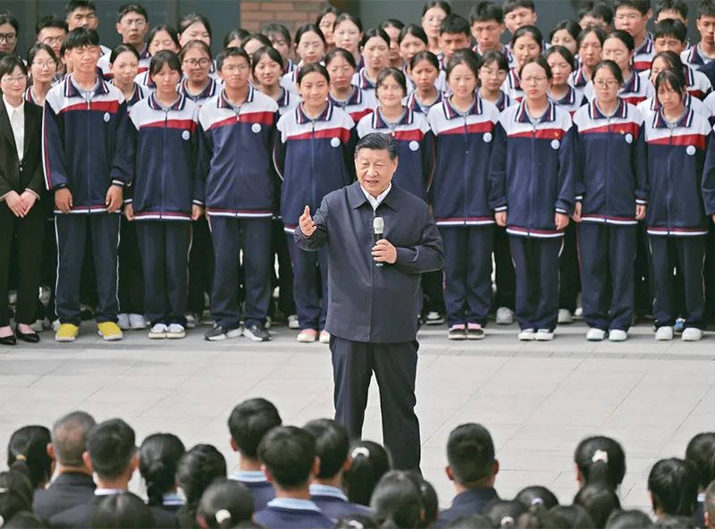 习近平：激励新时代青年在中国式现代化建设中挺膺担当 第2张