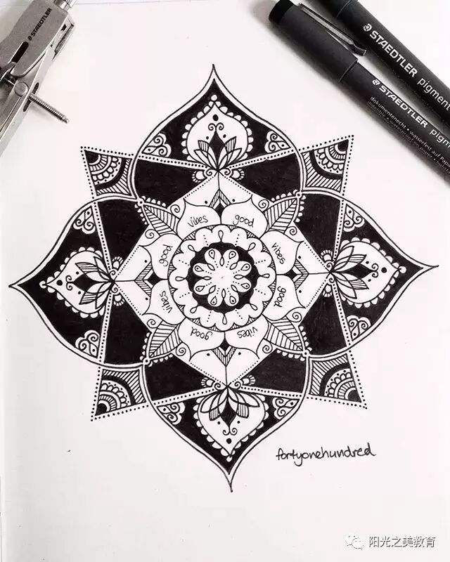 把黑白装饰画画在墙上才炫酷!