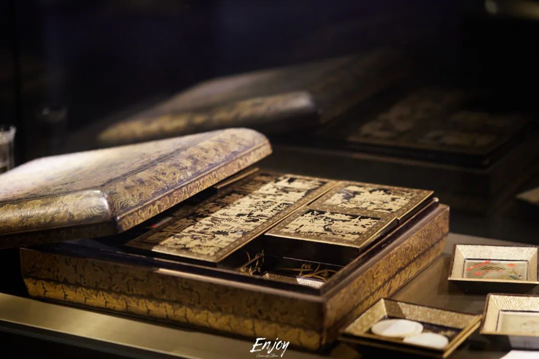 展览艺术家_展览艺术设计_艺术展览