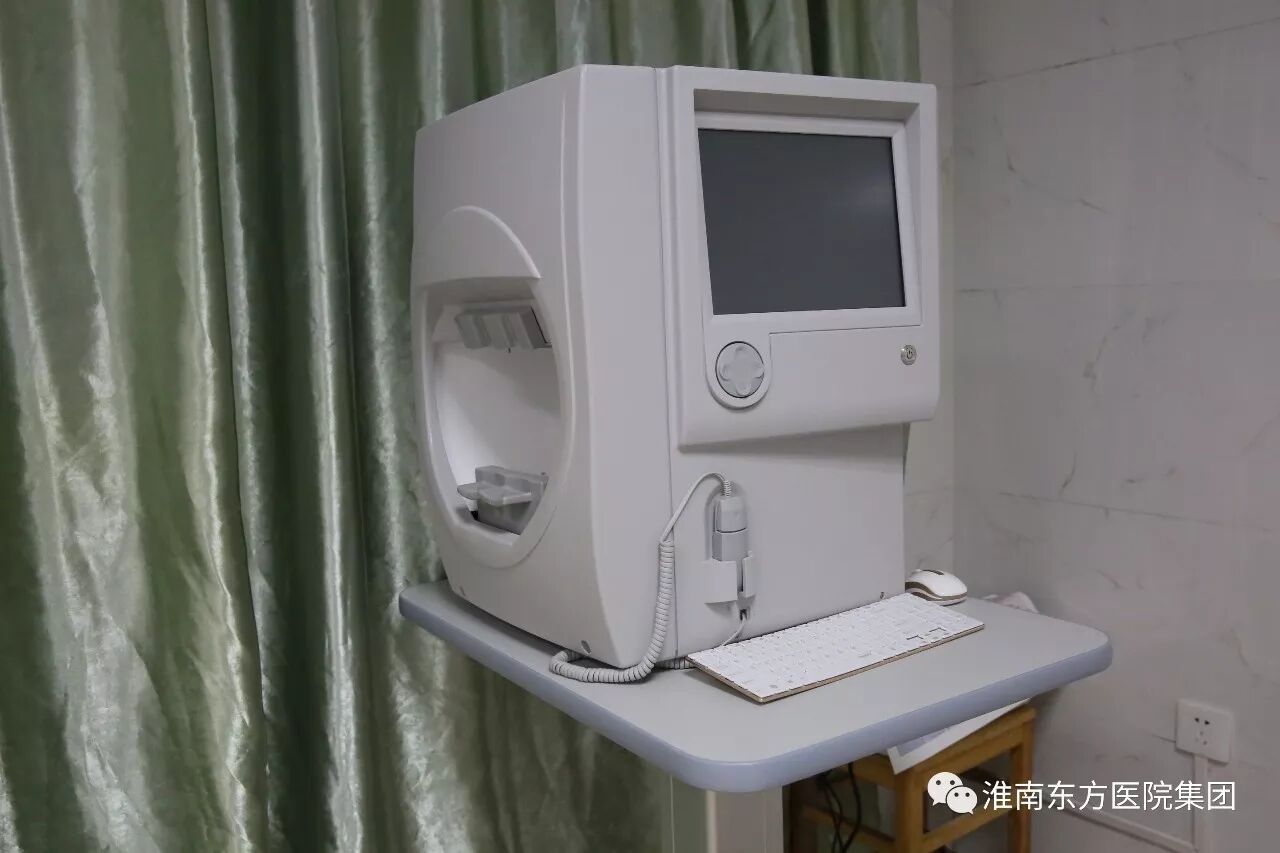 topcon kr-800电脑验光仪,彩色触屏操作,自动打印,自动切纸.