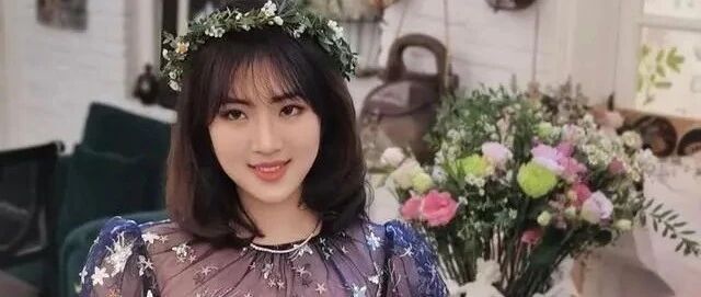 华为小公主晒近照，8800帆布鞋搭24500包包，满身大牌logo太亮眼