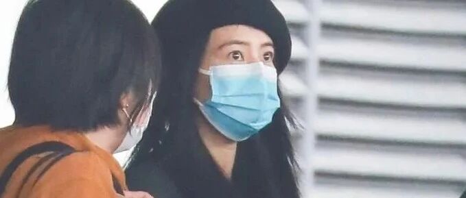 被高圆圆楚楚可怜样美到！戴贝雷帽一脸无辜，“直男斩”素颜太嫩