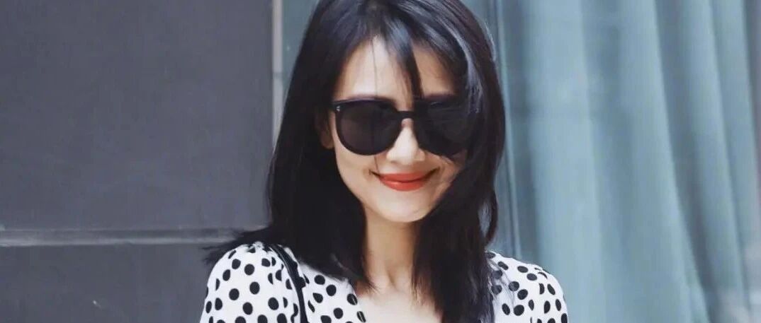 41岁高圆圆生图美过精修！路人随拍美成复古港风大片，温柔迷人