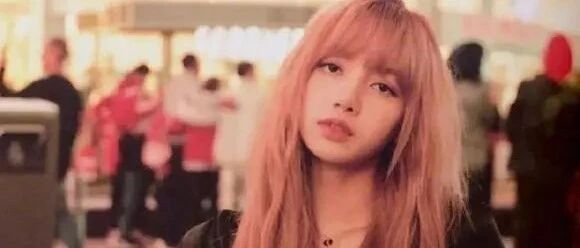 “Lisa风”太火了！焦恩俊晒女儿照片，从发型到妆容都像明星