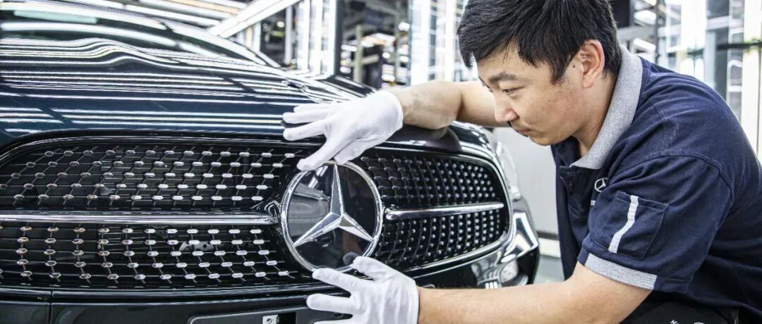 更年轻 更智能 更豪华！新一代奔驰长轴距E级车上市面面观