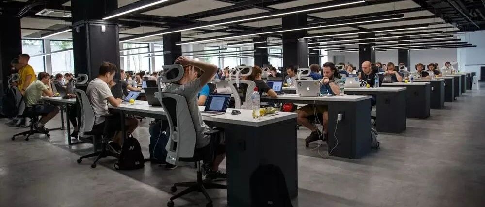 告赢了！程序员拒绝春节带电脑回家被开除，获赔 19.4 万元