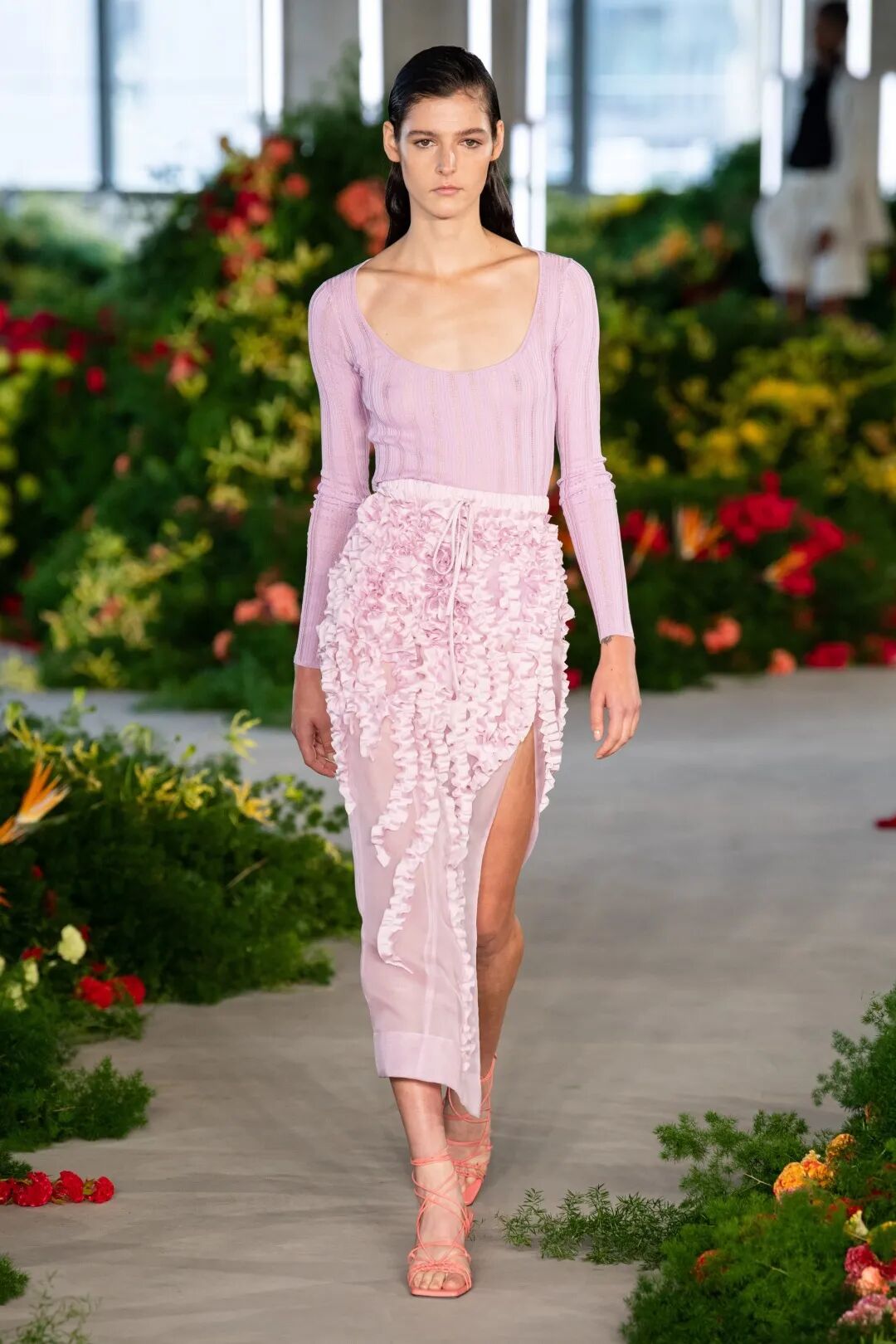 2022春夏流行色分析——浅淡粉蜡(图41)