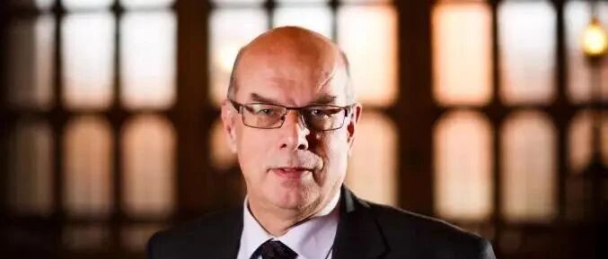 英国硕士学费下降、罗素集团大学降分录取！