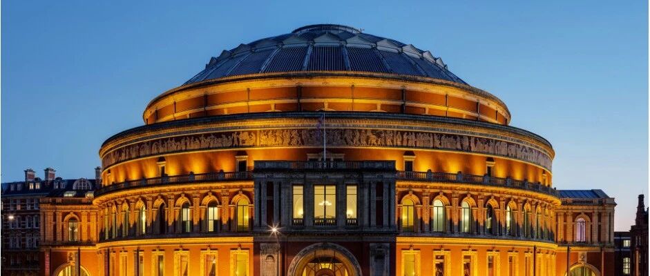 中国学生每年为英国贡献的学费收入，竟然高达17亿英镑！