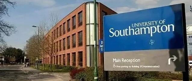 笑不活了家人们，南安秒变“英国瑞幸大学”！新校徽你们喜欢吗？