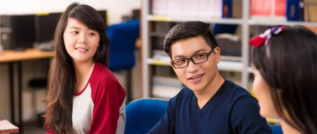 今年，申请英国大学的中国学生数量大爆，1.3万中国学生被英国大学录取！