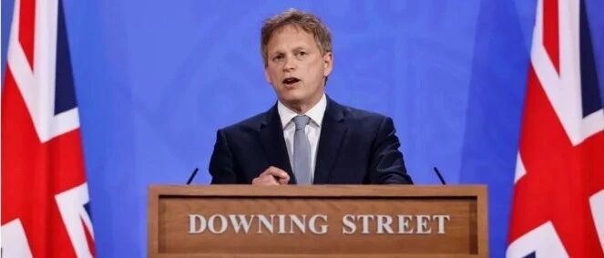 喜讯！英国放宽32地旅行建议！红色名单缩减仅剩7个国家！