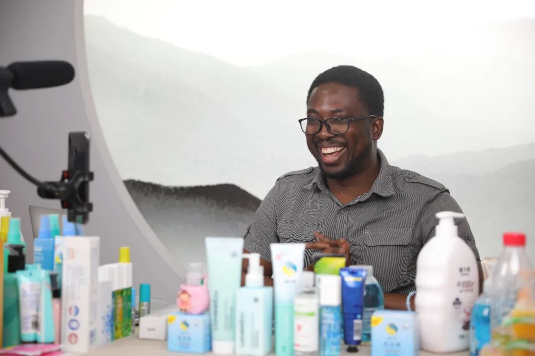 老企业创新变革，隆力奇借势直播带货发力