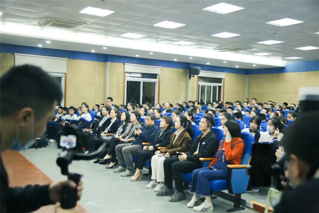 科学家的英文_科学家家英语怎么读_科学家英语