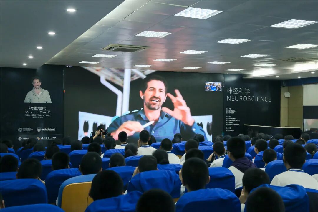 科学家的英文_科学家家英语怎么读_科学家英语