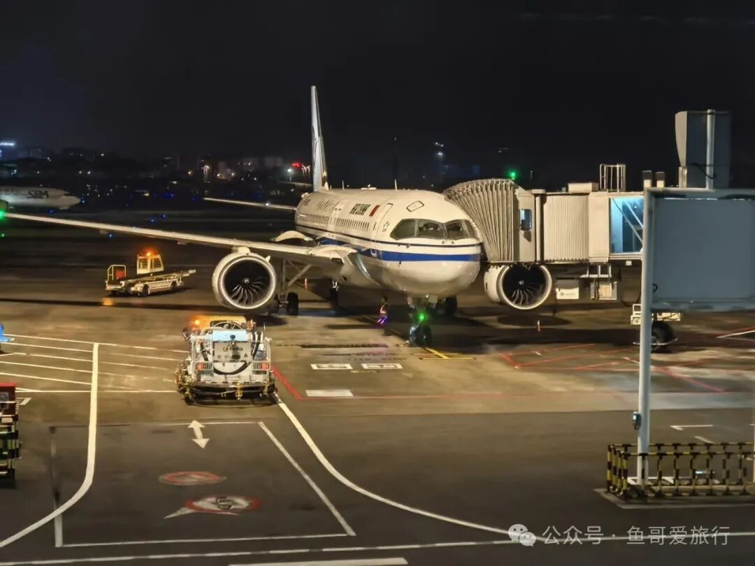 国航C919京渝快线公务舱实测：座椅舒适但噪音大无WiFi