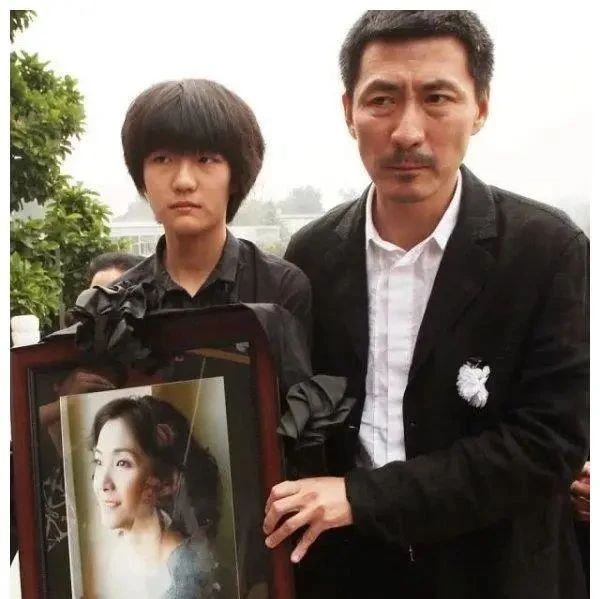 张子健凭“李元芳”爆火时,妻子却要求离婚,原因令张子健追悔莫及