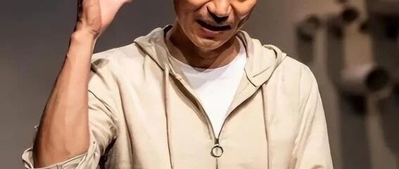 他是冯绍峰的同班同学,也是金牌配角专业户,20多年终于大器晚成