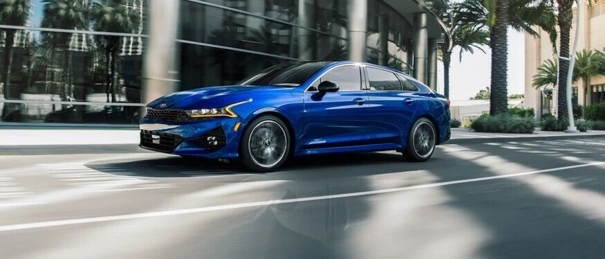 美媒韩国试驾全新起亚K5：比凯美瑞更全力以赴，或成年度最佳中级车？