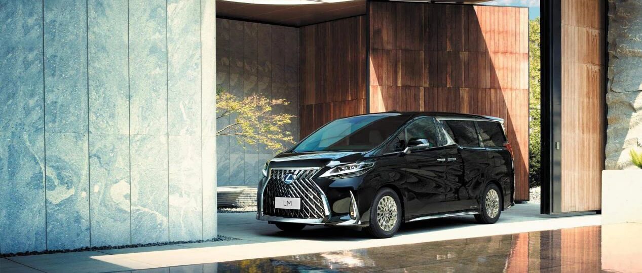 加价80万，还嫌不够“本”！雷克萨斯LM竟想和宾利肩并肩？