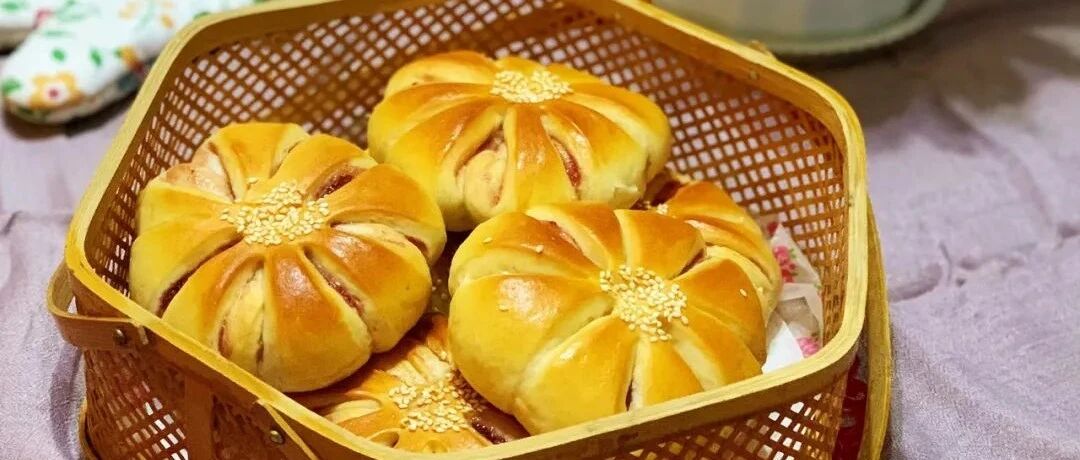 果酱花朵面包丨加上果酱的面包，更添一丝美味