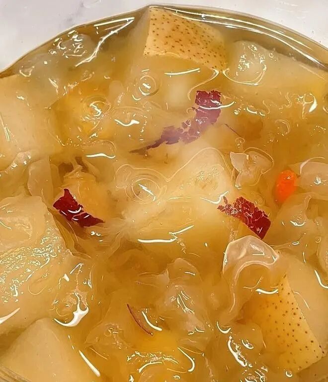 这样煮梨汤，止咳清肺火，不咳不喘一秋天！