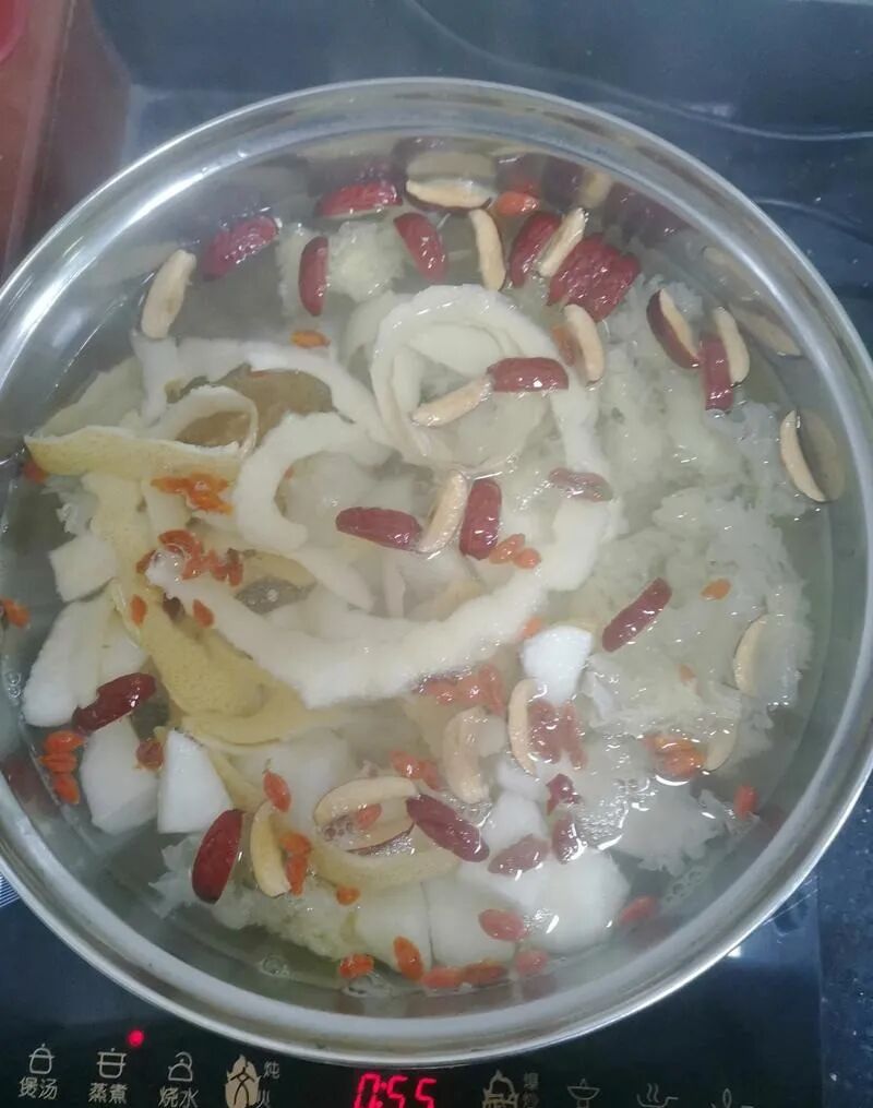 这样煮梨汤，止咳清肺火，不咳不喘一秋天！