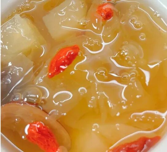 这样煮梨汤，止咳清肺火，不咳不喘一秋天！