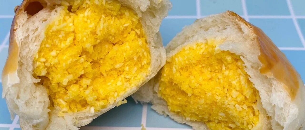 超浓香椰浆椰蓉面包，当下午茶正合适~