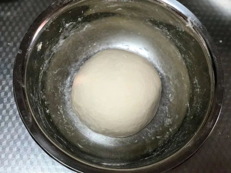 烘焙 // 五香芝麻烧饼，色泽金黄，外酥里软，咬一口酥掉渣