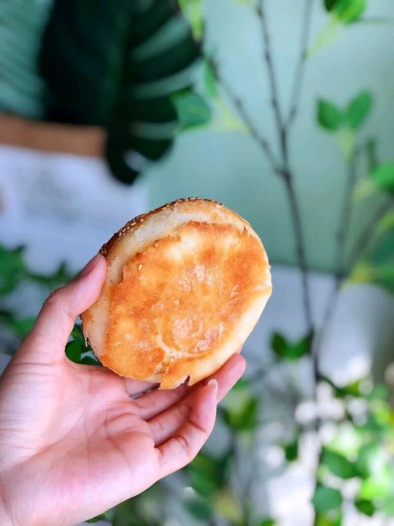烘焙 // 五香芝麻烧饼，色泽金黄，外酥里软，咬一口酥掉渣