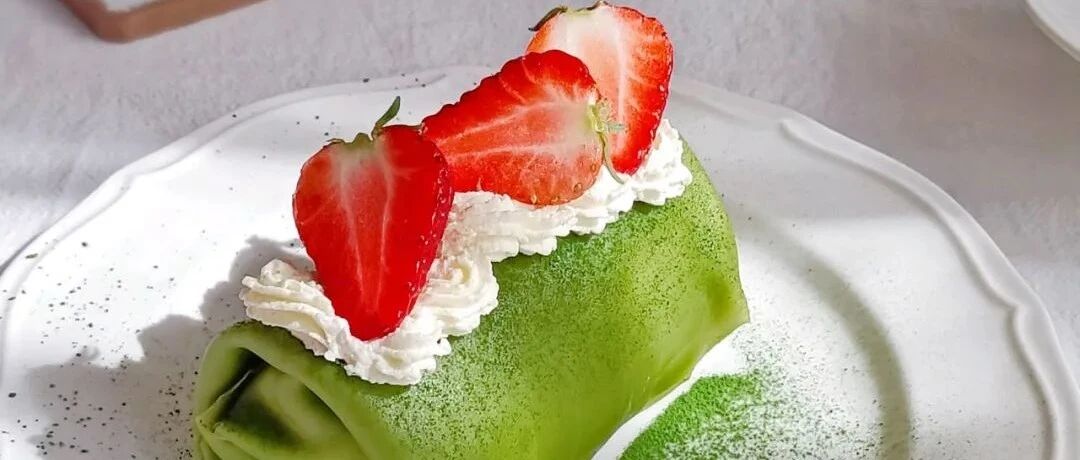 春日清新小甜品——草莓抹茶毛巾卷