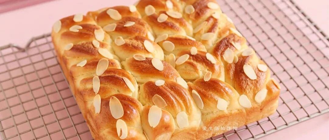杏仁奶酥扭扭包丨雪白柔软的拉丝×杏仁香混合奶香