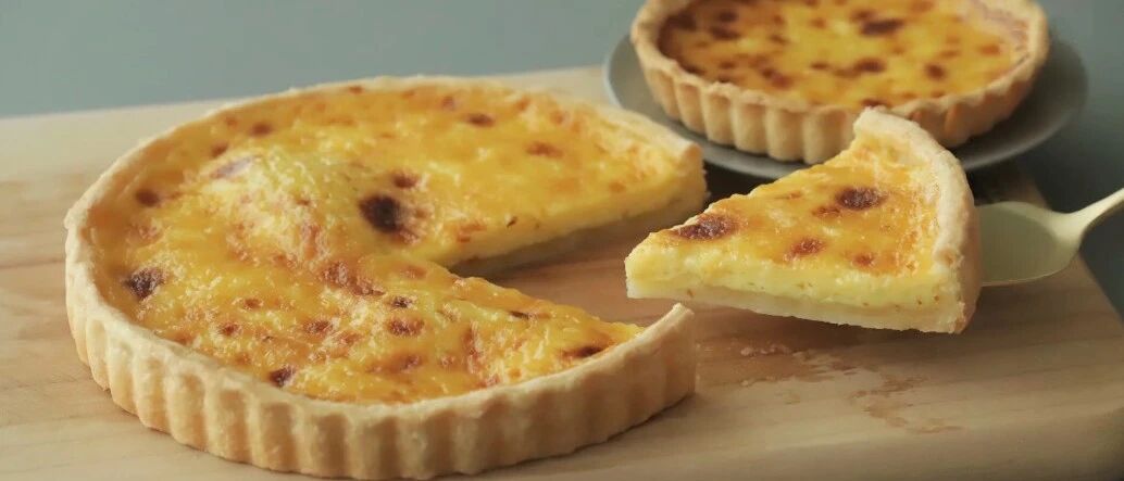 厉害了，这玩意差不多10寸大，是蛋挞还是披萨啊​？​