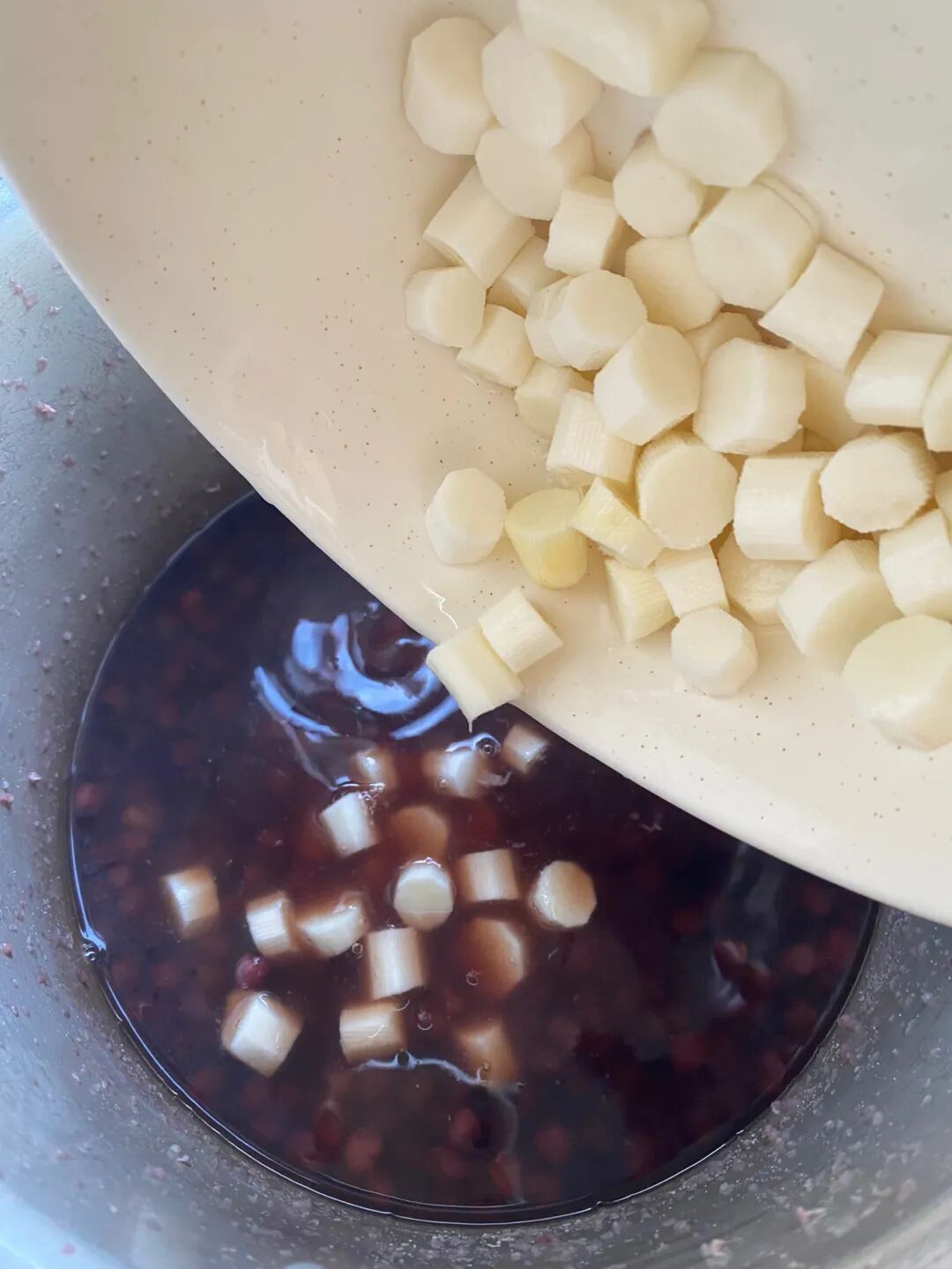 山药红豆汤丨健脾养胃，软糯香甜，非常好喝