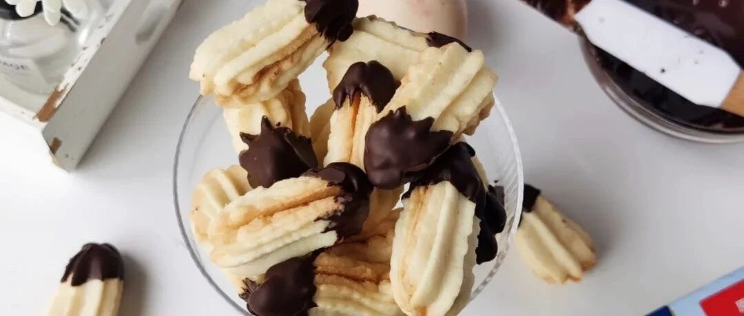 焦糖花生夹心曲奇丨奶香曲奇碰撞醇香黑巧