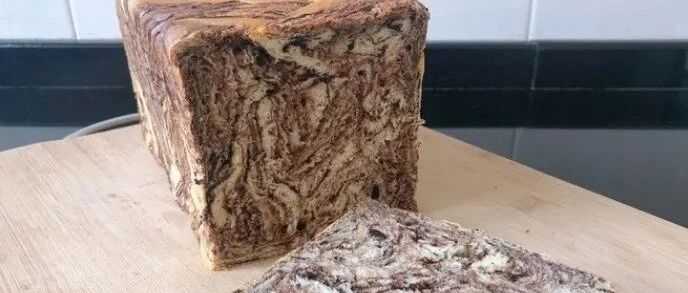 巧克力大理石吐司，软拉丝，层次丰富越吃越爱吃！