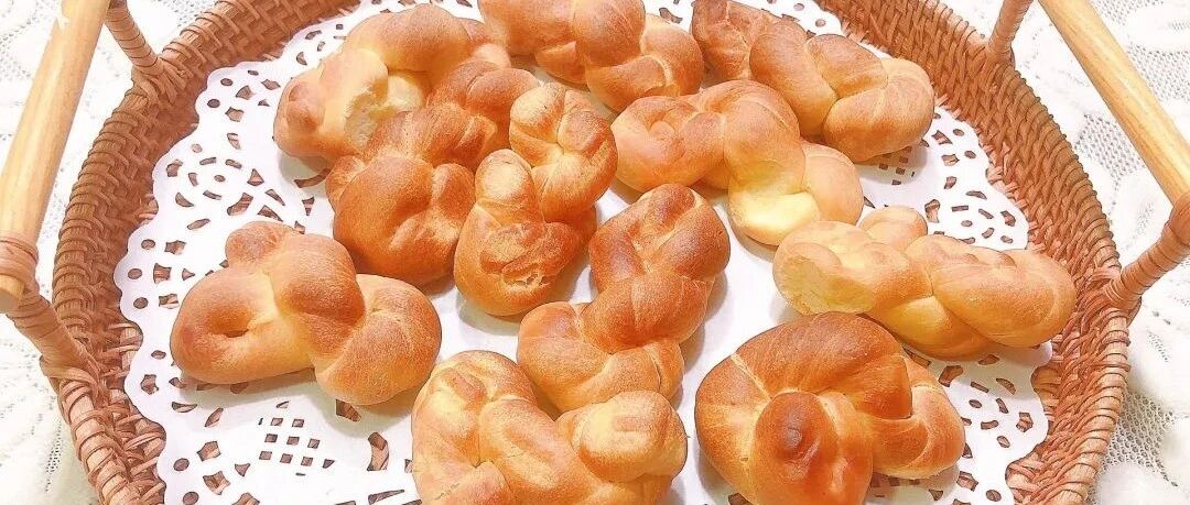 蛋奶小麻花丨表面酥脆，内部宣软，吃起来香极了！