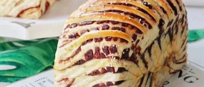 超简单的豆沙吐司做法，好吃的不得了，一次就成功！