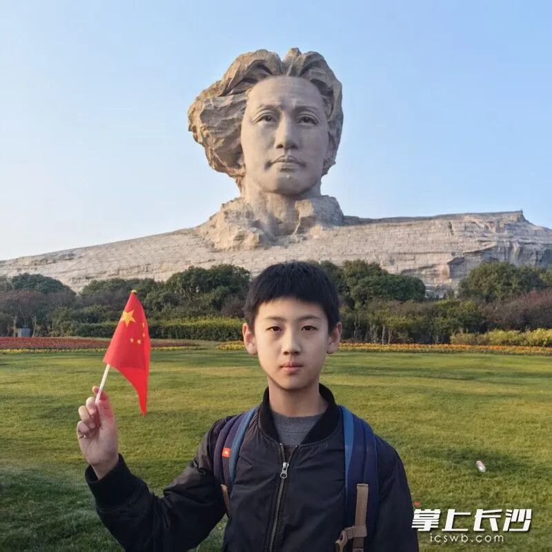 王植兴在长沙橘子洲头。