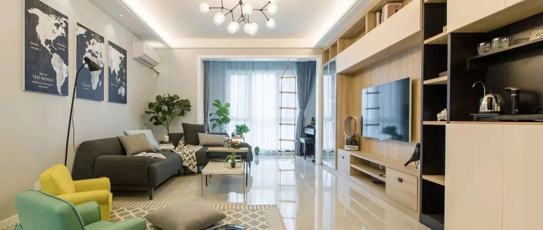 143平的简约风三房，餐厨结合，客厅外还有个娱乐区
