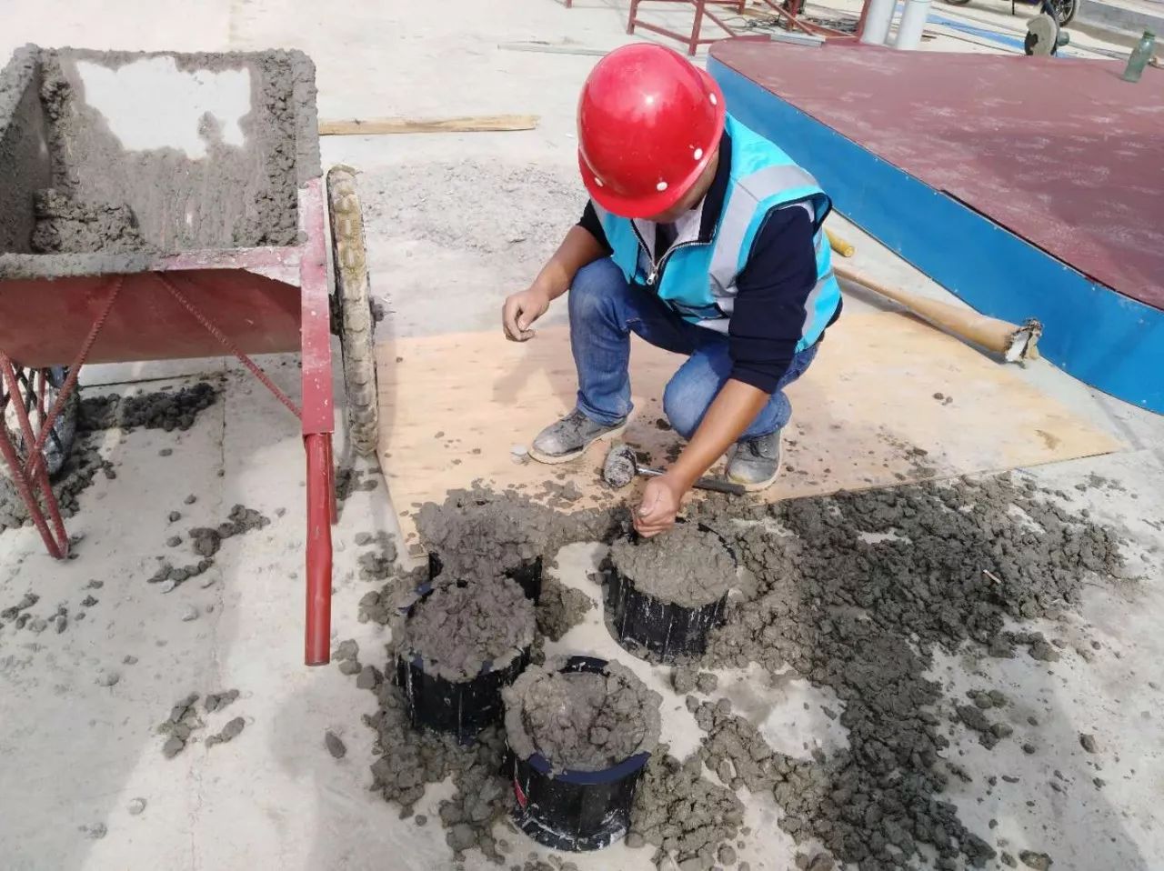 天谷大楼a区4#底板混凝土浇筑施工过程记录