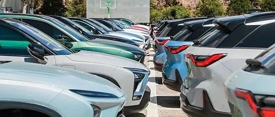 设计缺陷？蔚来理想同时遭遇座椅口碑危机