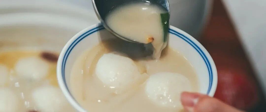 秋天，想吃热腾腾的手打鱼丸汤，弹来弹去会 biu 汁！