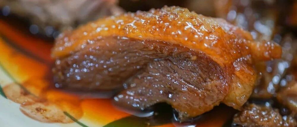 这里的老火靓汤好清甜，碌鹅有豉油卤汁和陈皮香