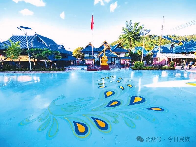 Honeyview_安宁市帮带磨整村建设的寨心广场 拷贝.jpg